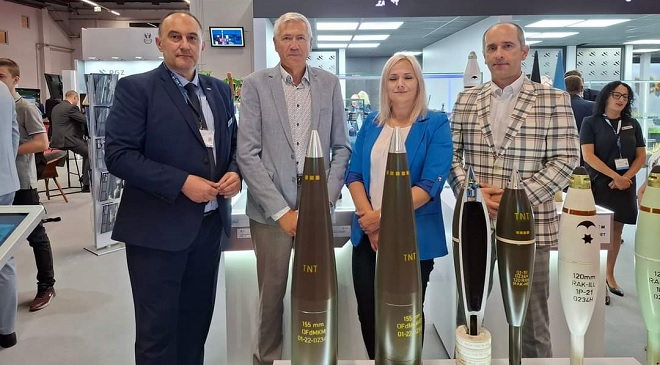 Samorządowcy Nowej Dęby na 32 Międzynarodowym Salonie Przemysłu Obronnego w Kielcach
